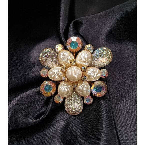 Vintage Gold-Tone Brooch With Faux Pearls & Iridescent Rhinestones Floral Design - Picture 5 of 5